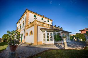 Holiday agriturismo with private swimming pool in Liguria, Italy.15