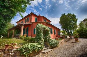 Holiday agriturismo with private swimming pool in Liguria, Italy.24