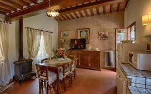 holiday apartment with private swimming pool in Liguria, Italy 2
